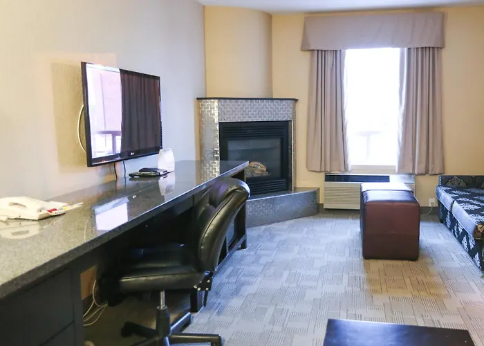 Days Inn By Wyndham Calgary AirportAirport Hotel